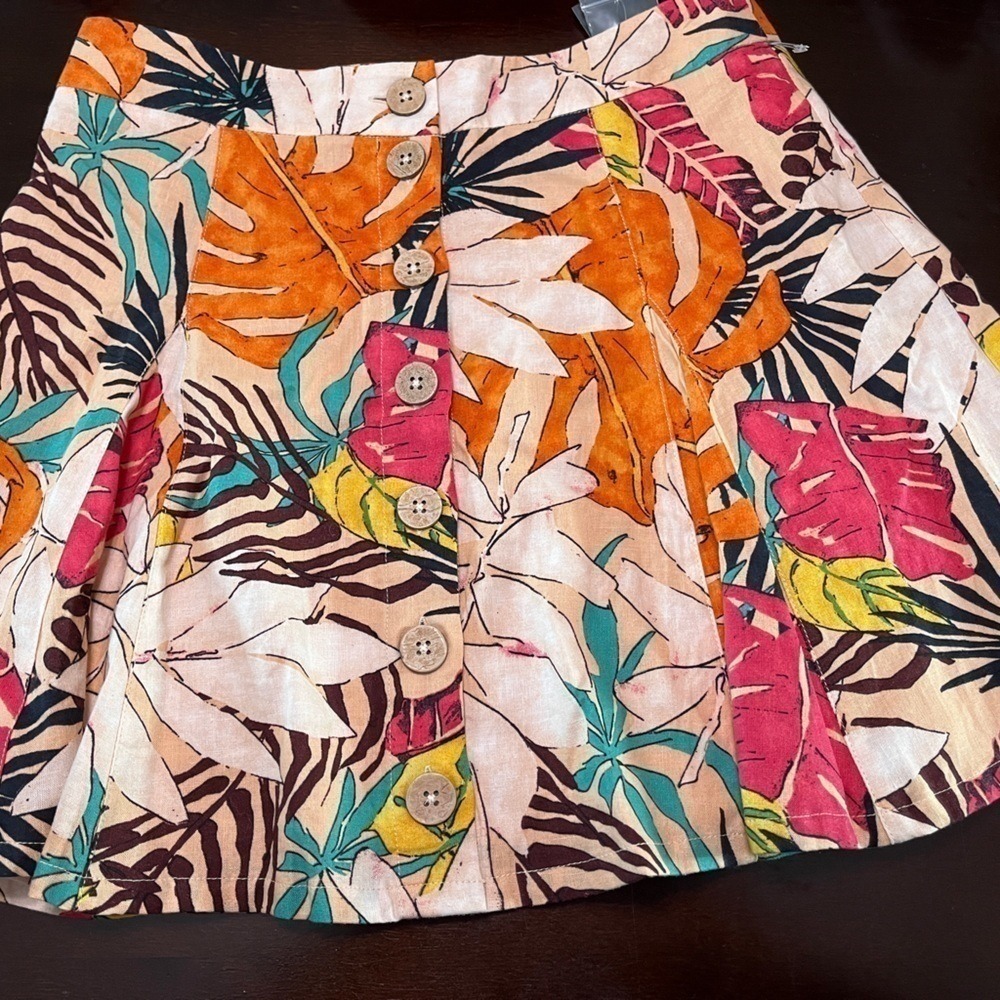 Forever 21 Linen Blend Coastal Grandma Mini Skirt Leave Print Accent Wood Button